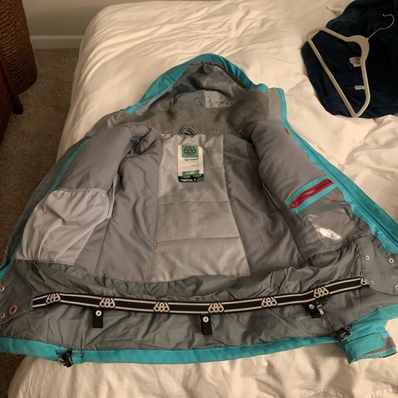 XS 686 ski/snowboard jacket - Picture 2 of 5